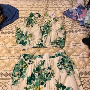 Petal and Pup 2 Piece Halter and Skirt set in Size Large